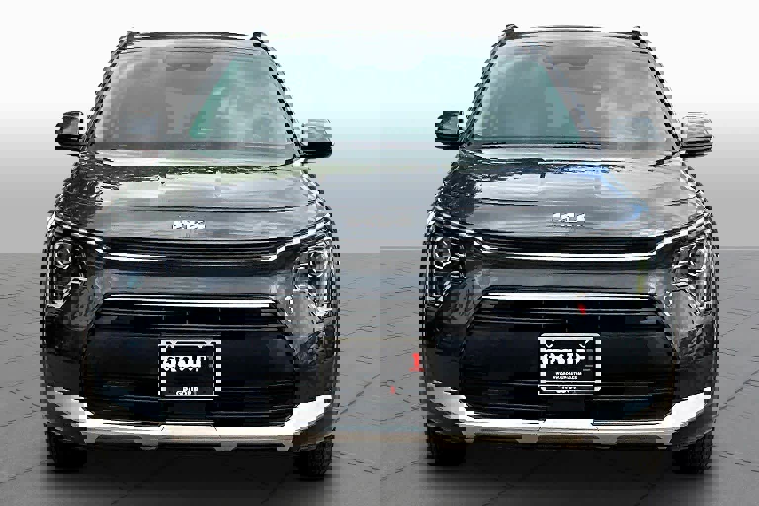 Used 2023 Kia Niro EX image 4