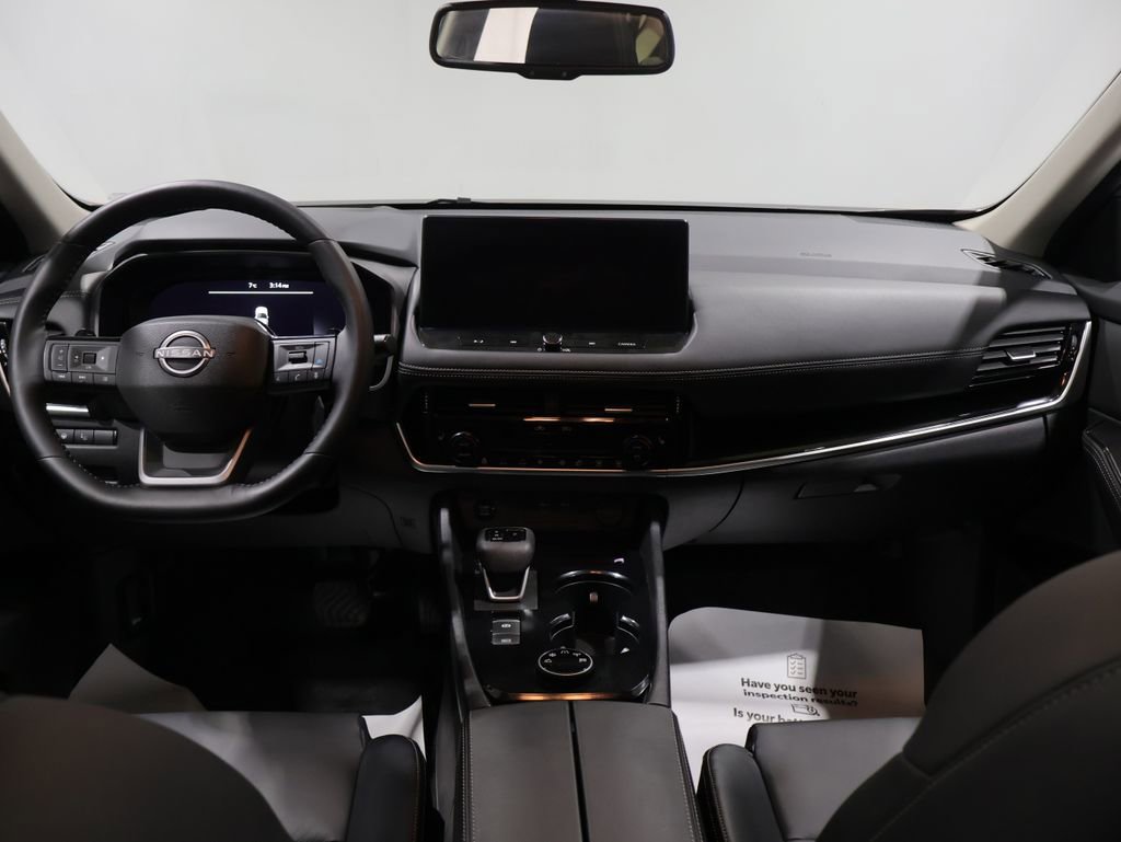 Used 2025 Nissan Rogue SL w/ SL Premium Package image 18