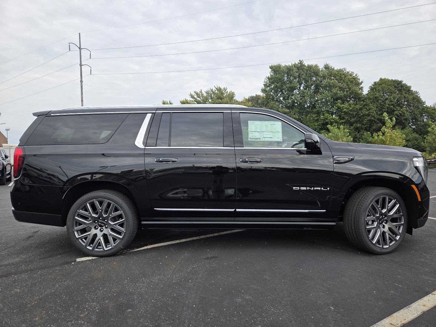 New 2027 GMC Yukon XL Denali Ultimate w/ LPO, Floor Liner Package AWD/4WD image 22