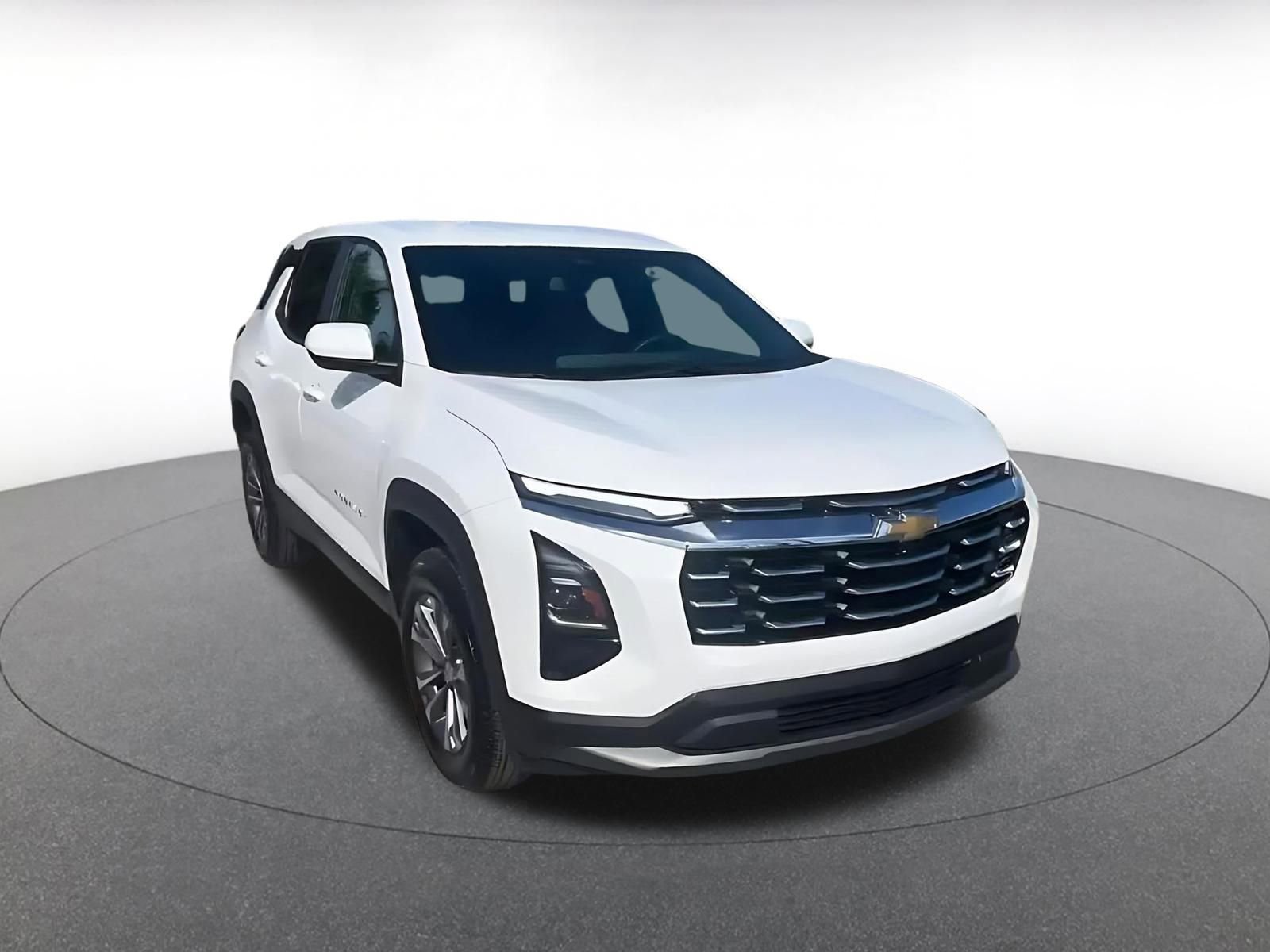 Used 2025 Chevrolet Equinox LT image 3