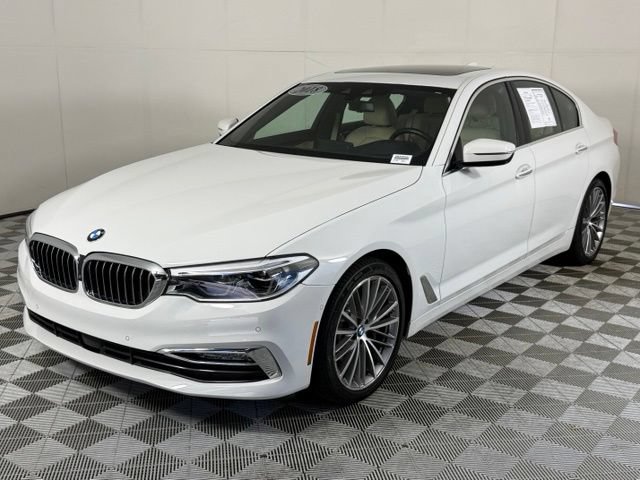 Used 2018 BMW 540i RWD image 2