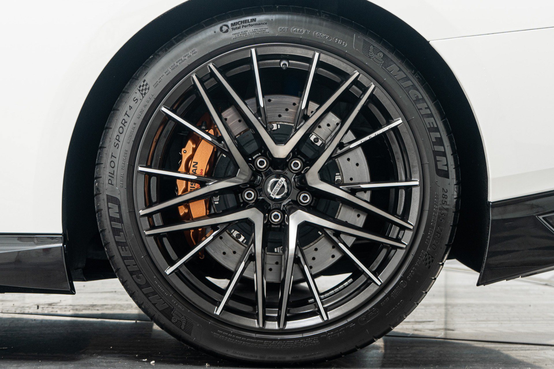 Used 2021 Nissan GT-R Premium AWD/4WD image 11