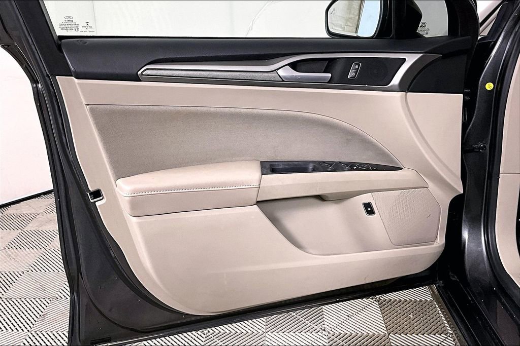 Used 2019 Ford Fusion SE image 23