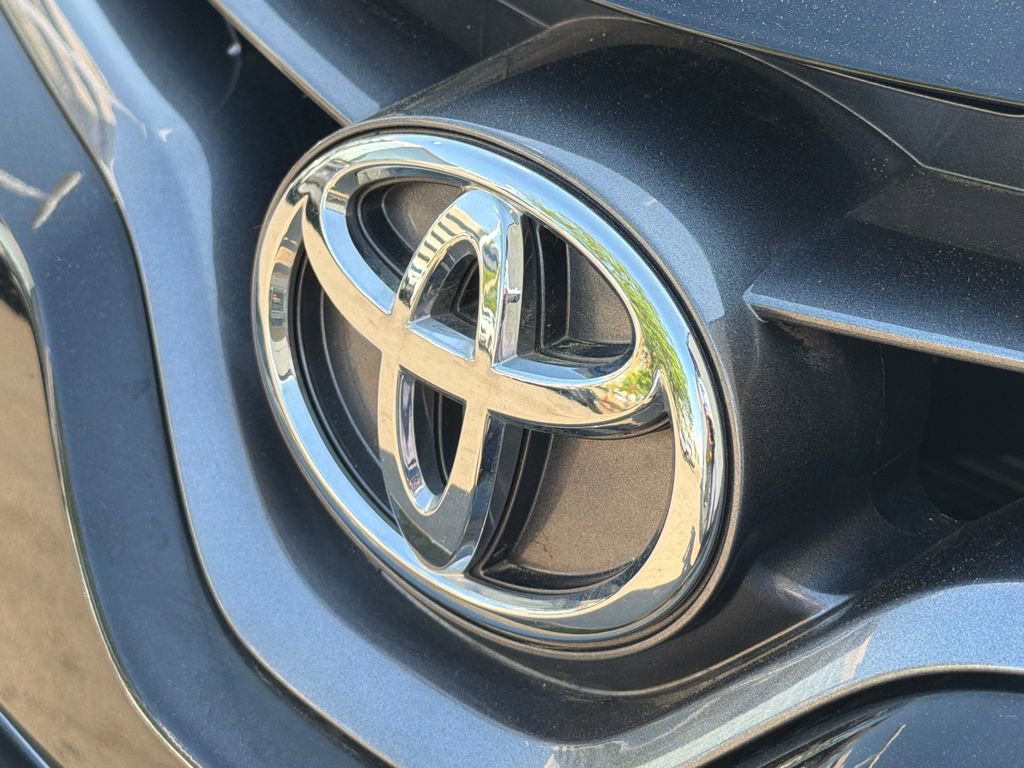 Used 2015 Toyota Corolla LE FWD image 11