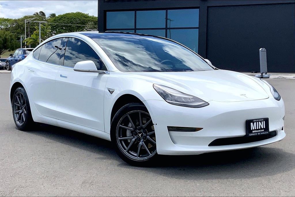Used 2020 Tesla Model 3 Standard Range Plus RWD image 1