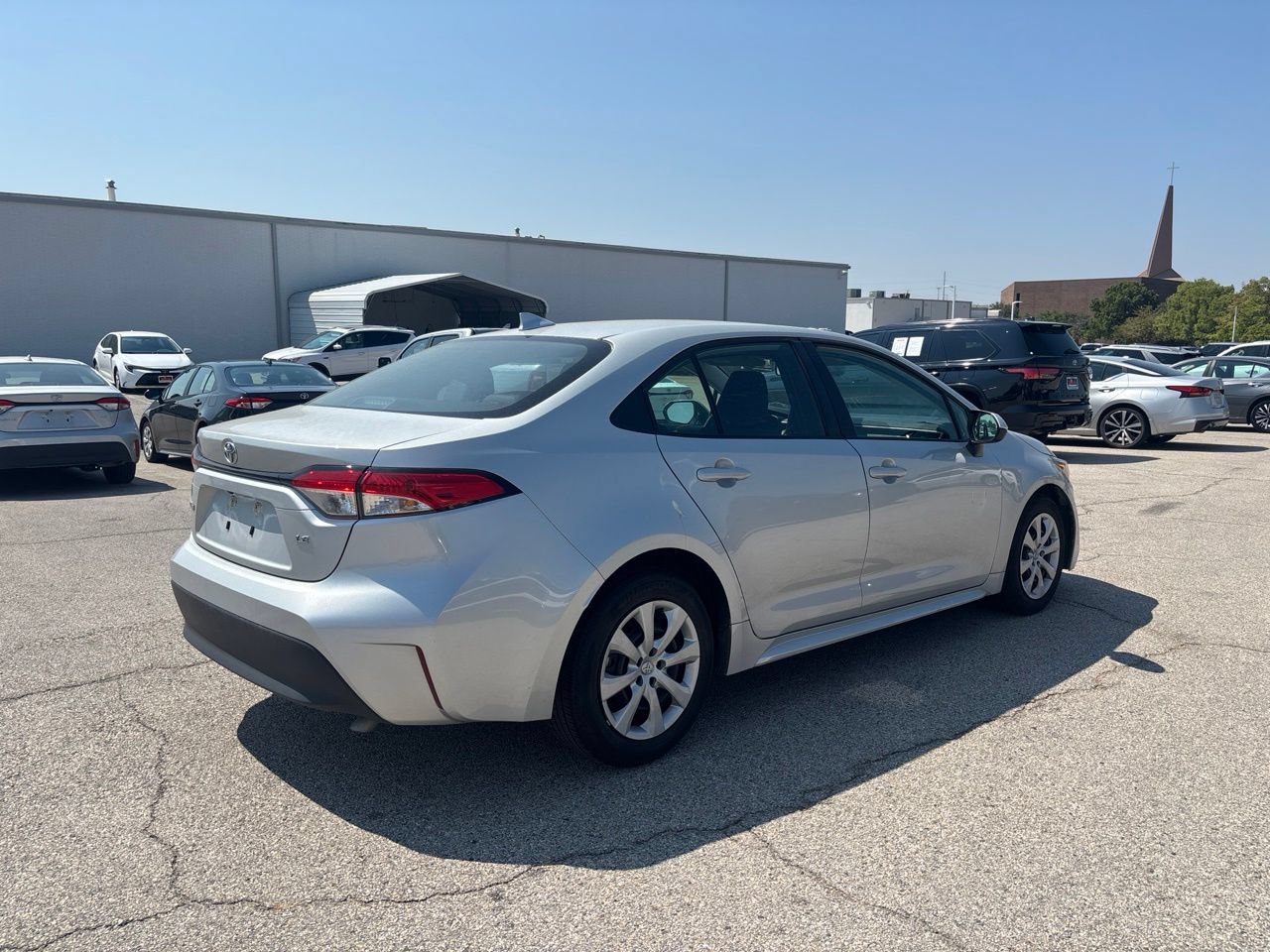 Used 2025 Toyota Corolla LE FWD image 4