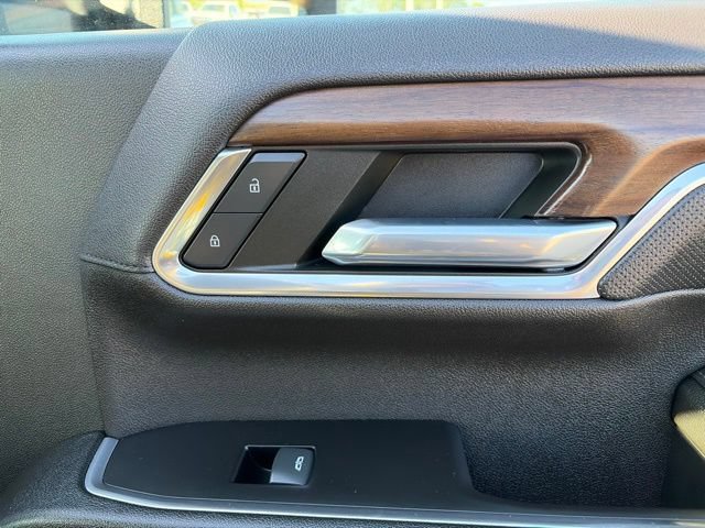 Used 2024 Chevrolet Silverado 2500 High Country w/ High Country Premium Package AWD/4WD image 52