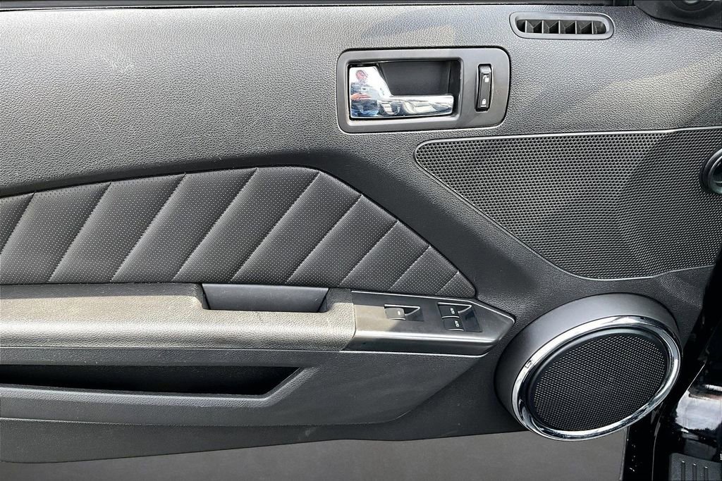 Used 2014 Ford Mustang Premium image 19