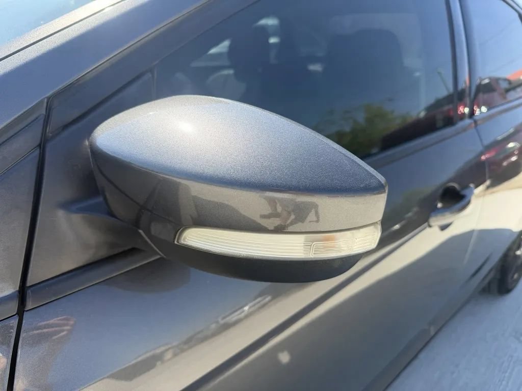 Used 2016 Ford Focus SE w/ Equipment Group 201A FWD image 10