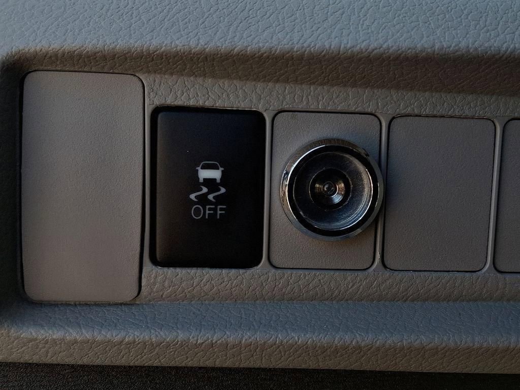 Used 2020 Toyota Sienna L image 24