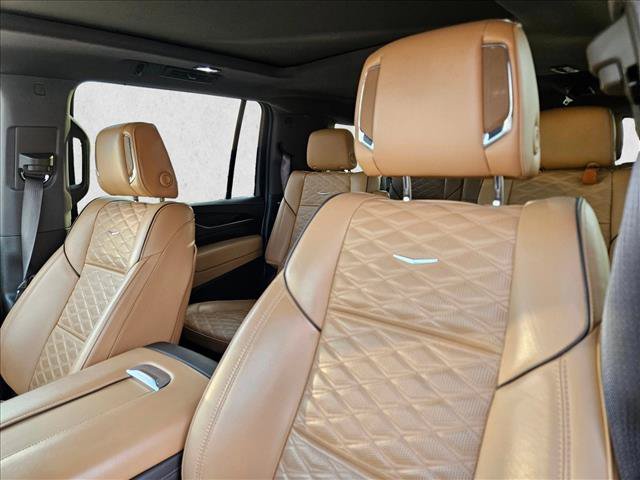 Used 2022 Cadillac Escalade ESV Premium Luxury w/ Performance Package AWD/4WD image 17