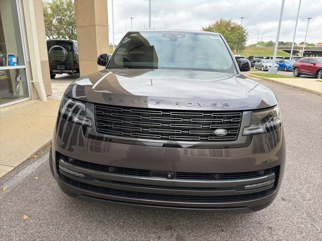 Used 2024 Land Rover Range Rover SE image 2