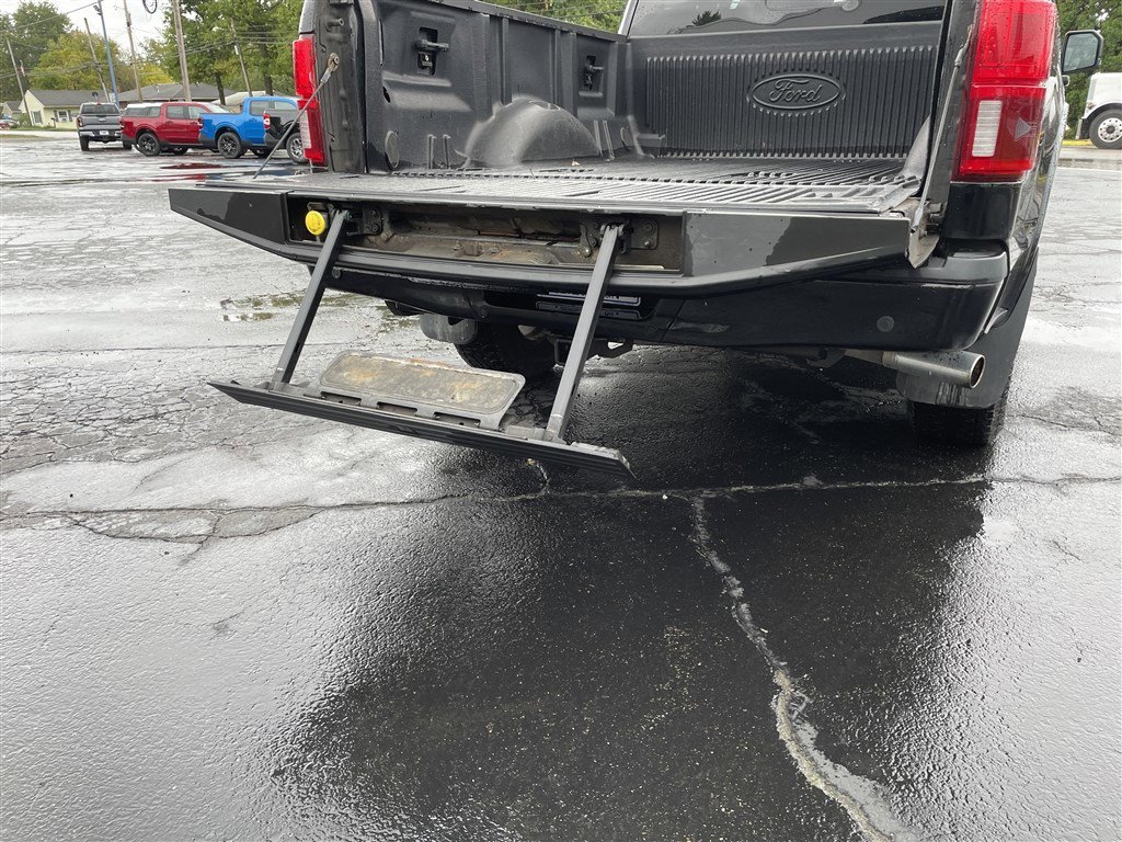 Used 2018 Ford F150 Lariat w/ Equipment Group 501A Mid image 10