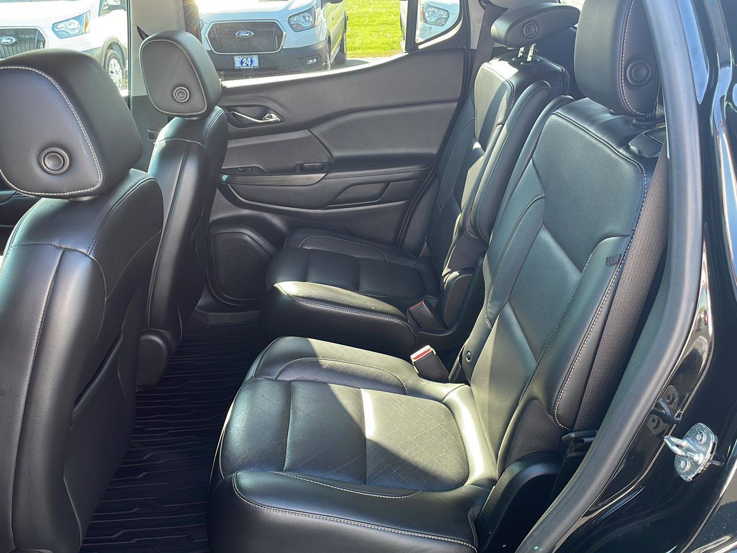 Used 2019 GMC Acadia SLT FWD image 32