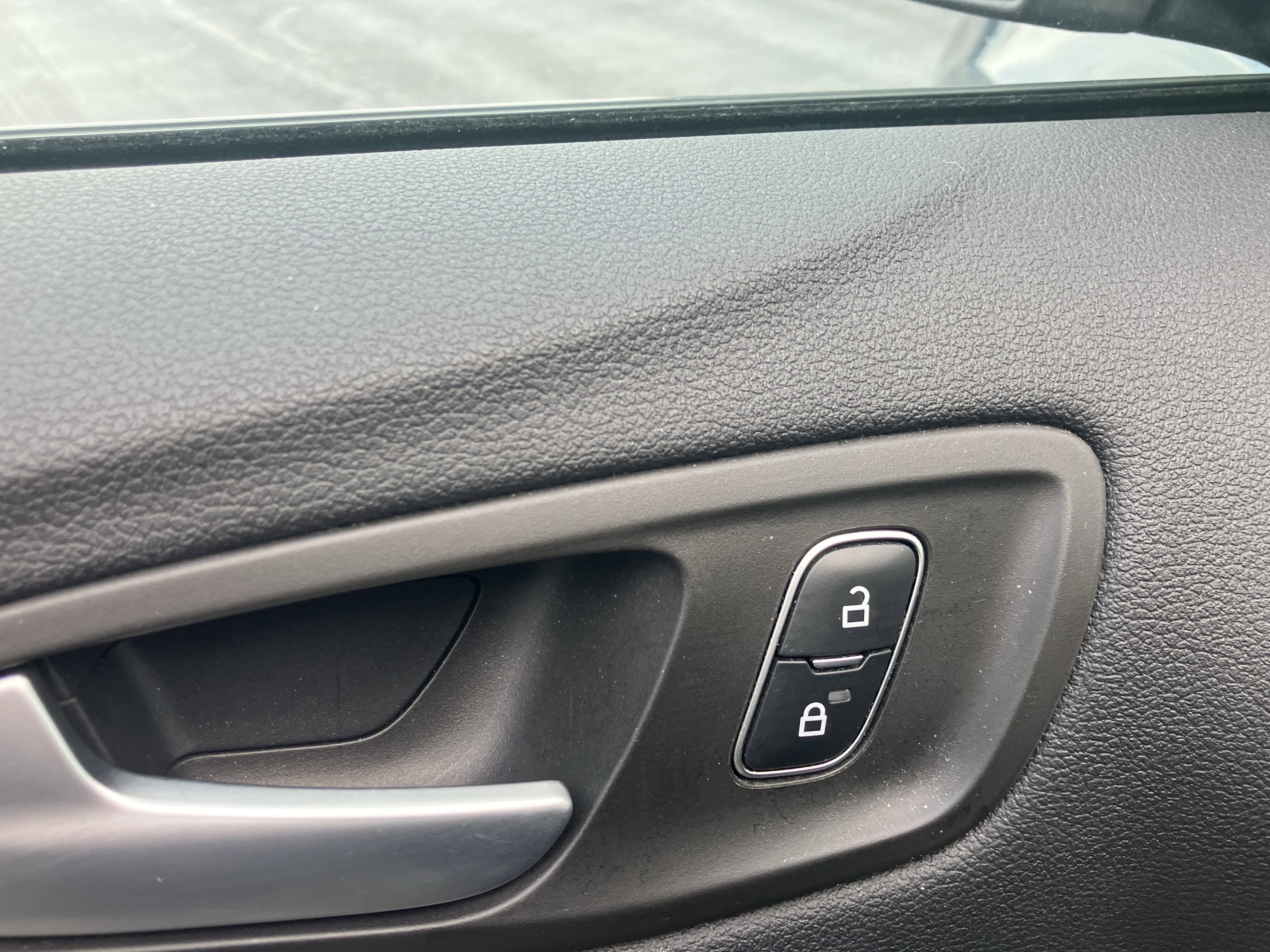 Used 2018 Ford Escape SEL image 19