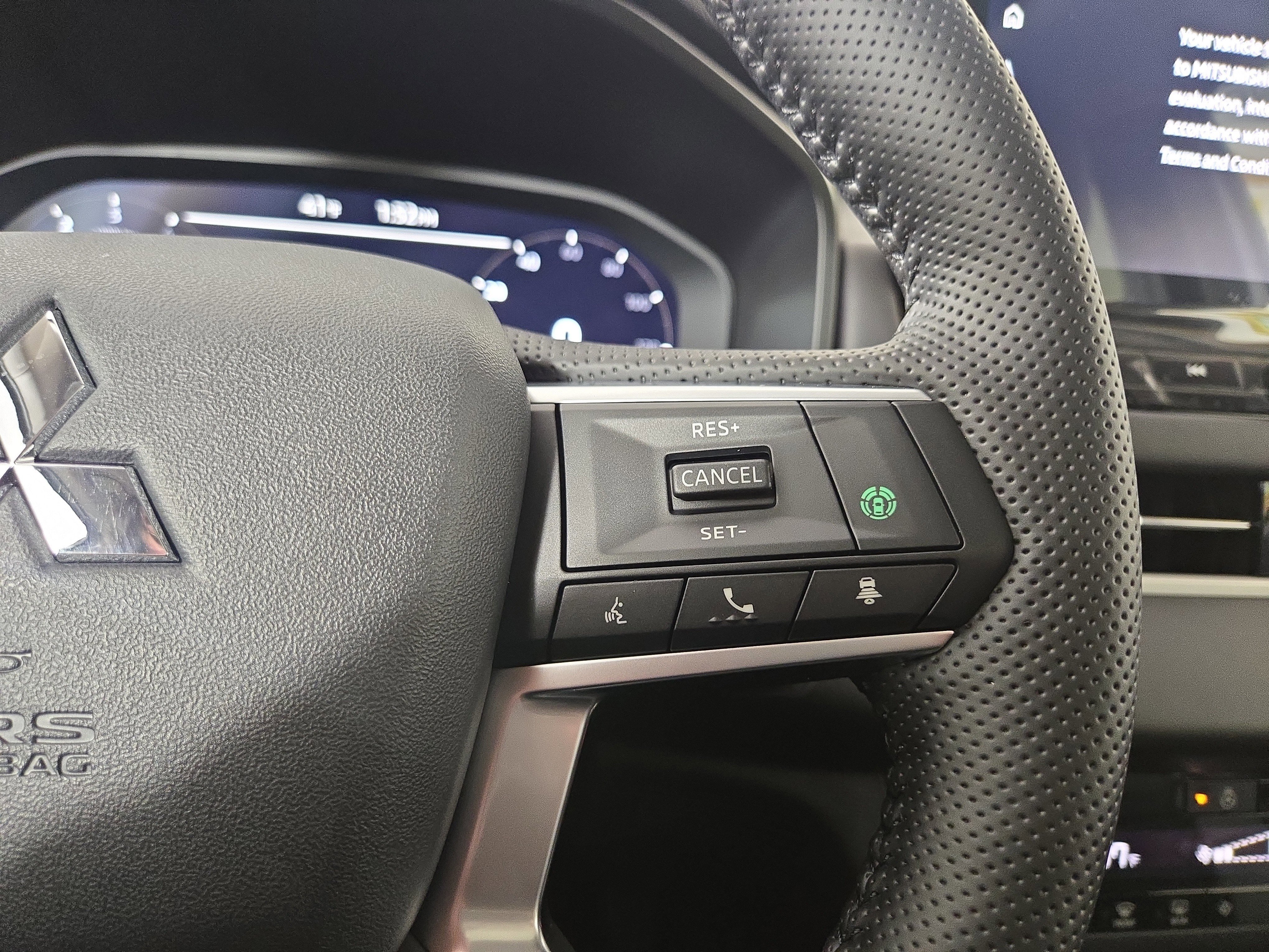 New 2026 Mitsubishi Outlander SE image 16