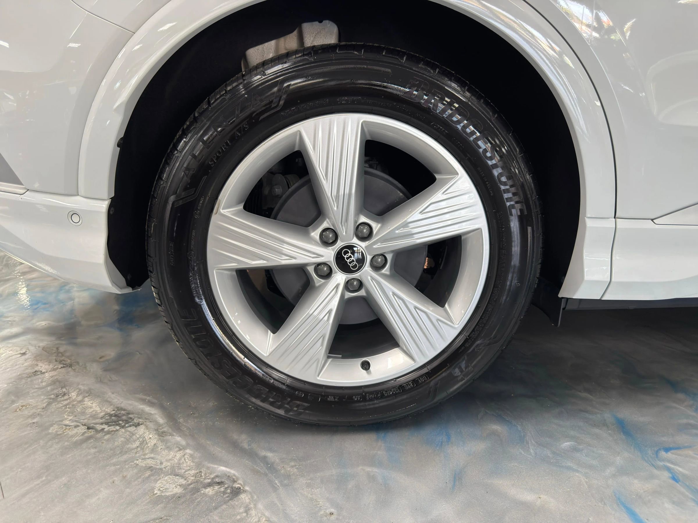 Used 2024 Audi Q4 e-tron Premium Plus w/ Premium Plus image 23