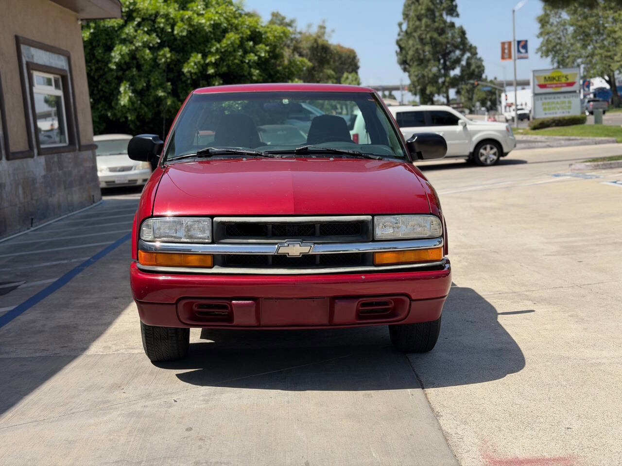 Used 1999 Chevrolet S10 Pickup LS w/ Preferred Equipment Group RWD image 3