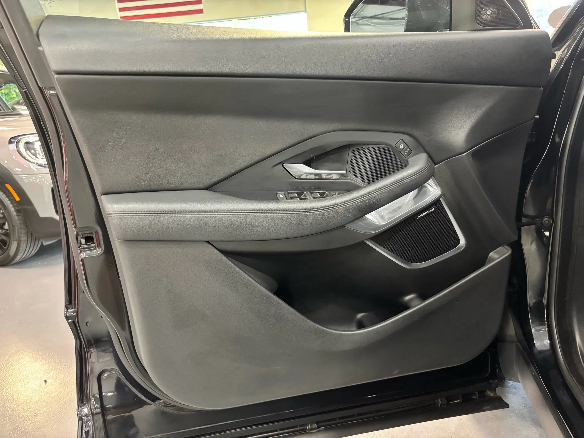 Used 2018 Jaguar E-PACE S AWD/4WD image 32