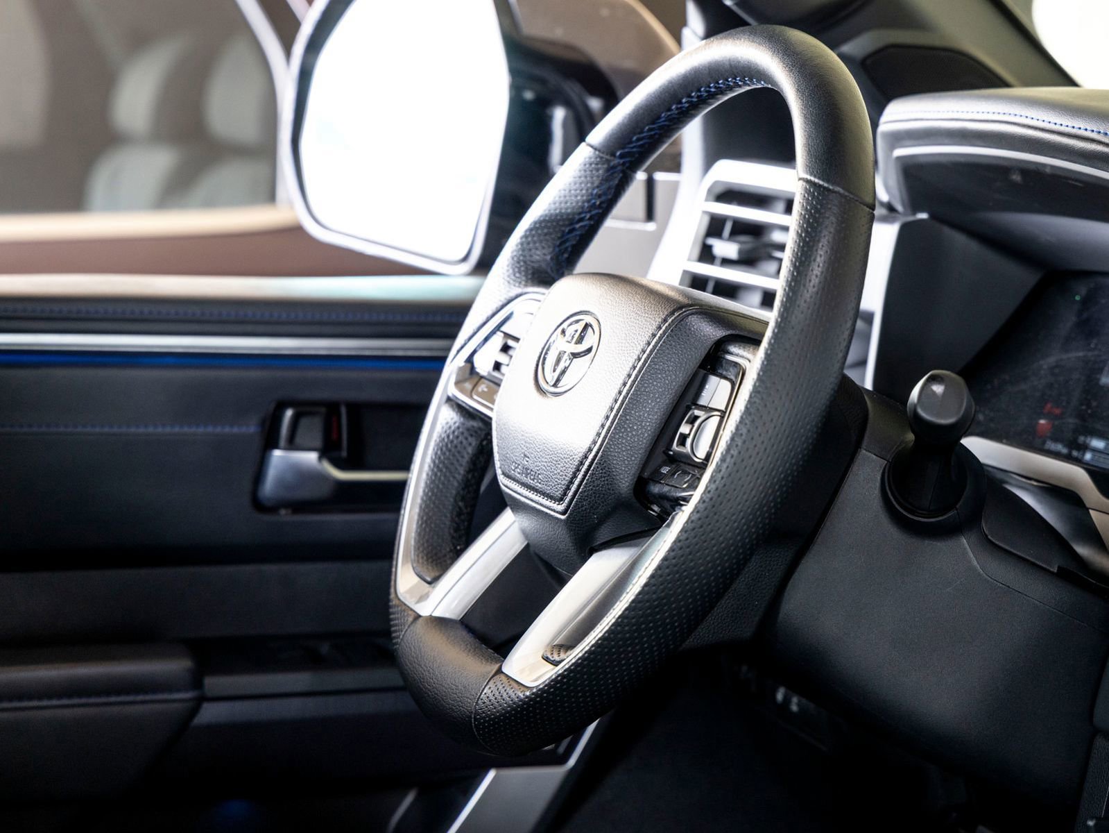 Used 2022 Toyota Tundra Platinum w/ Advanced Package image 29