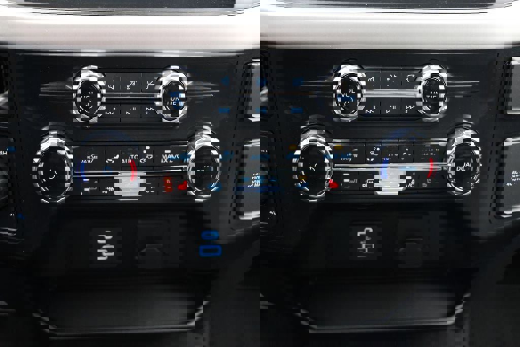 Used 2023 Ford F150 XLT w/ Equipment Group 302A High image 26