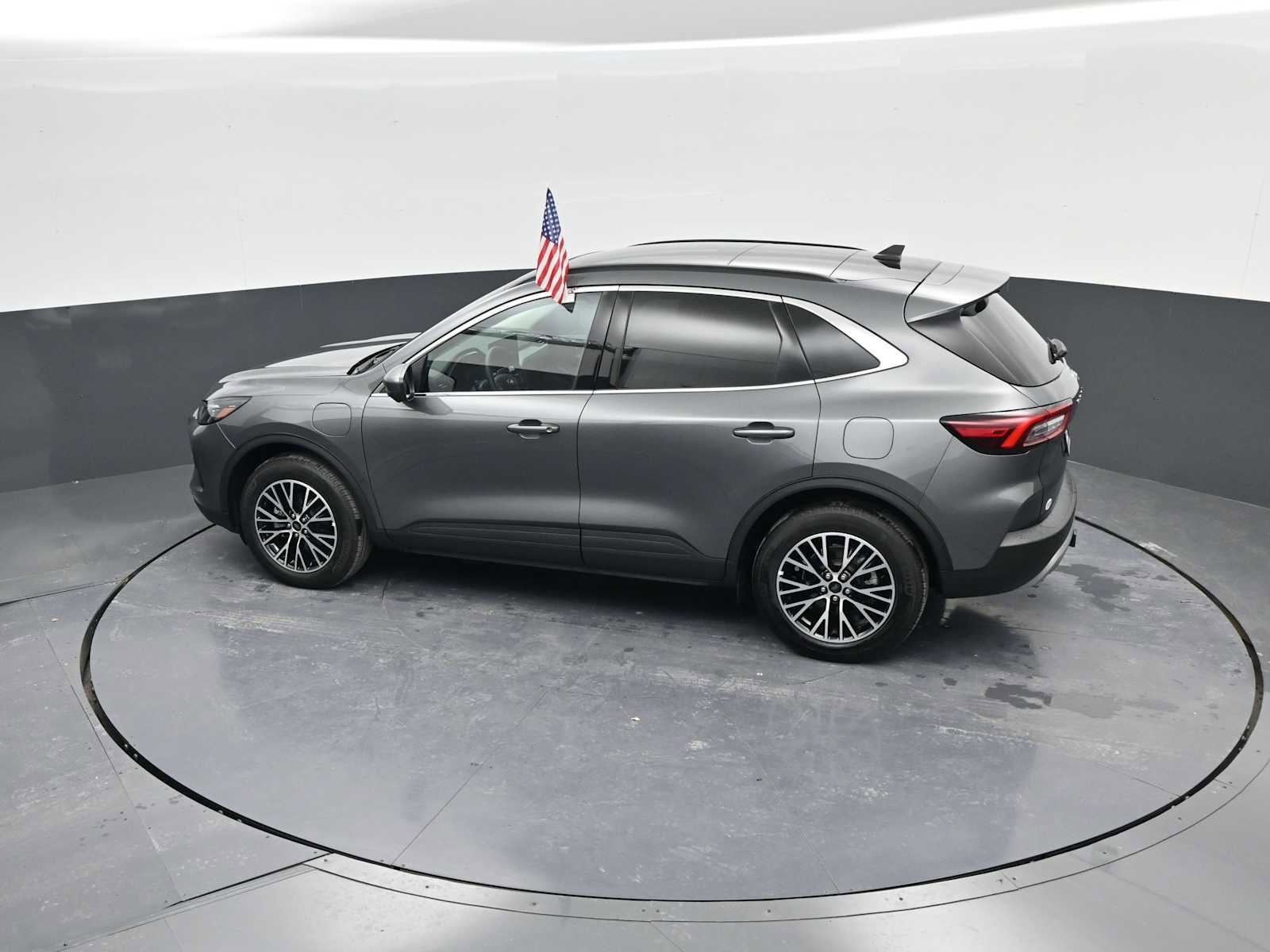 Used 2025 Ford Escape SE w/ PHEV Premium Package image 33