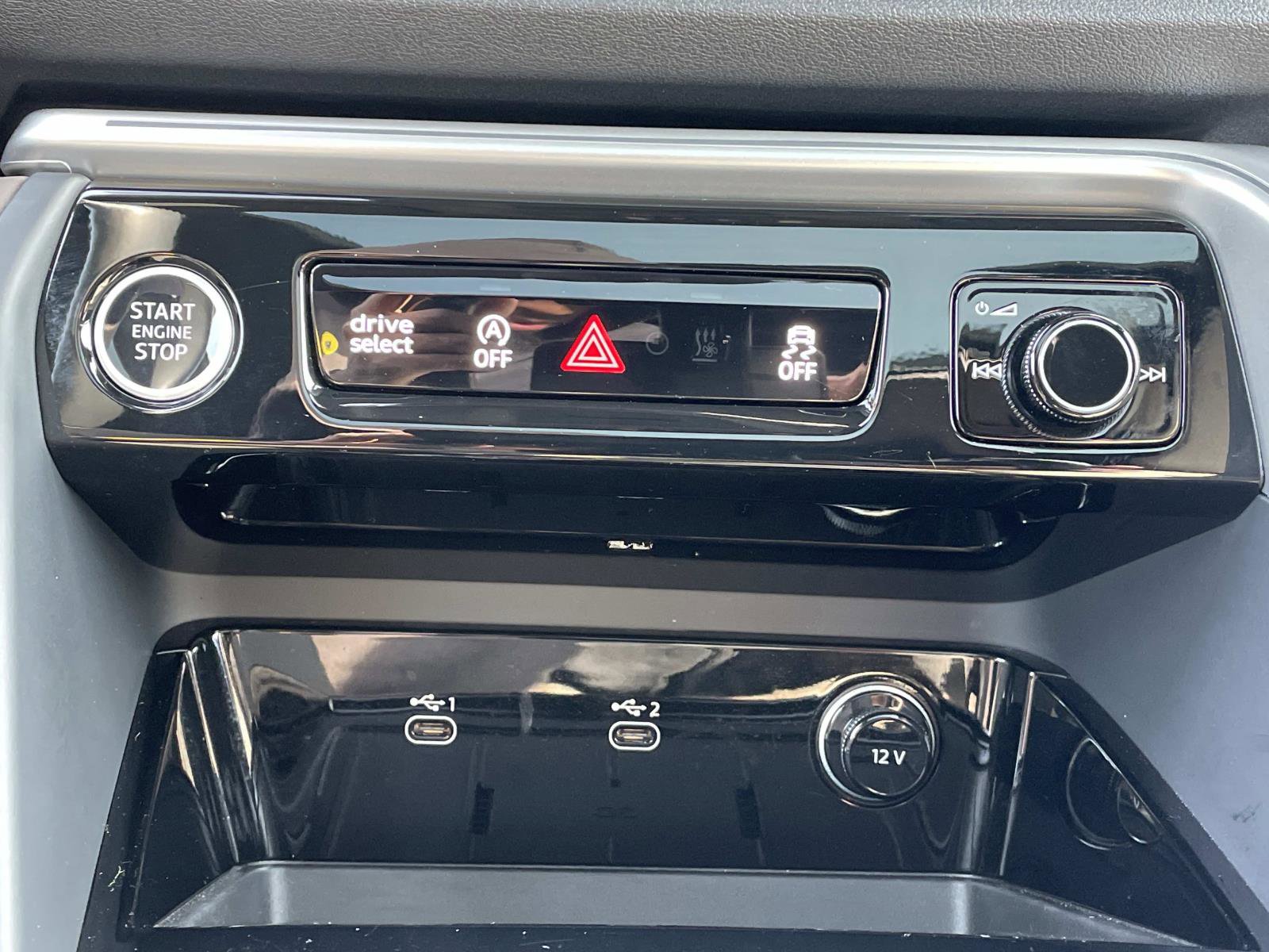 Used 2025 Audi Q5 Premium w/ Convenience Package image 28