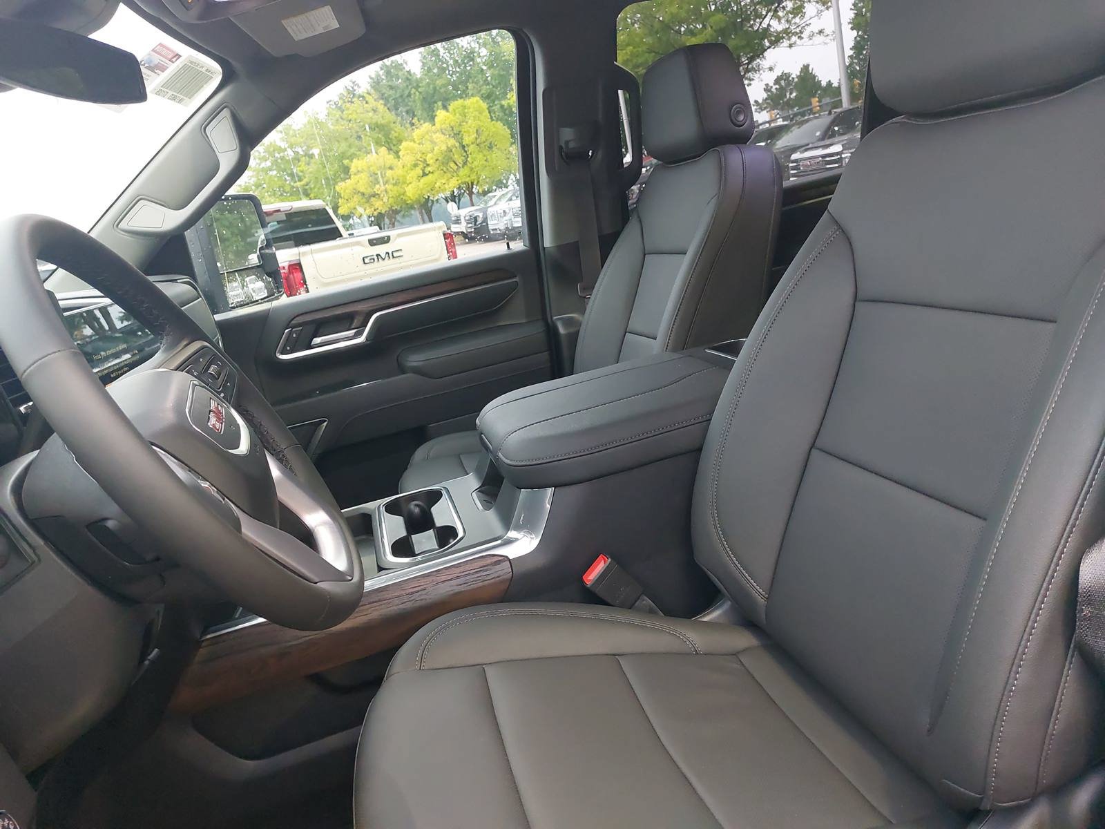 New 2026 GMC Sierra 2500 SLT w/ SLT Convenience Package AWD/4WD image 16