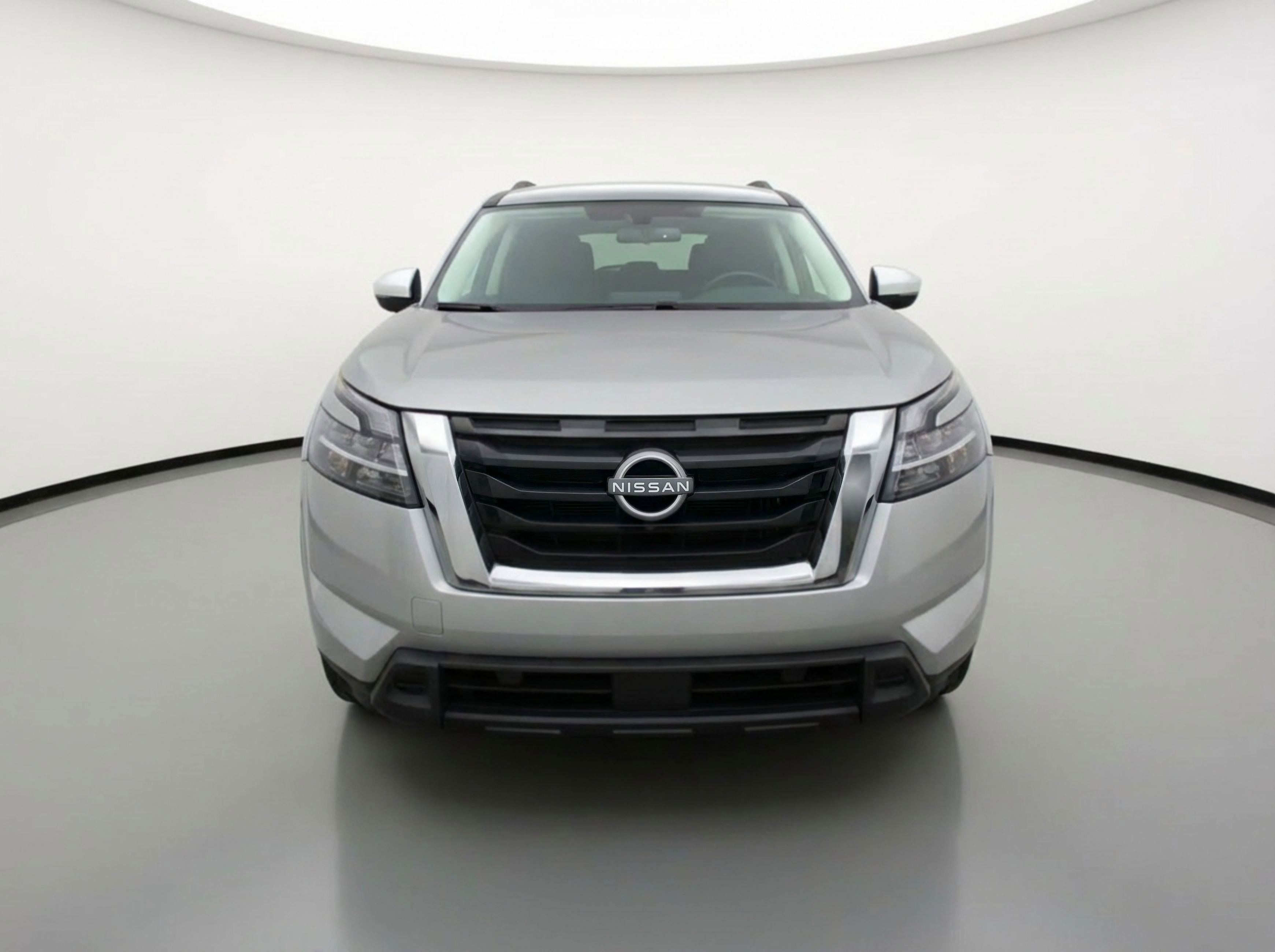 Used 2025 Nissan Pathfinder SV image 2