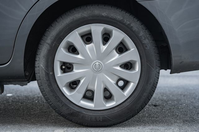 Used 2019 Nissan Versa SV FWD image 18