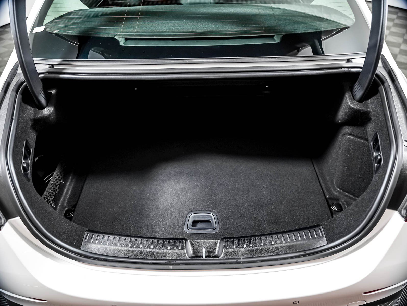 Used 2026 Mercedes-Benz E 350 Sedan image 5
