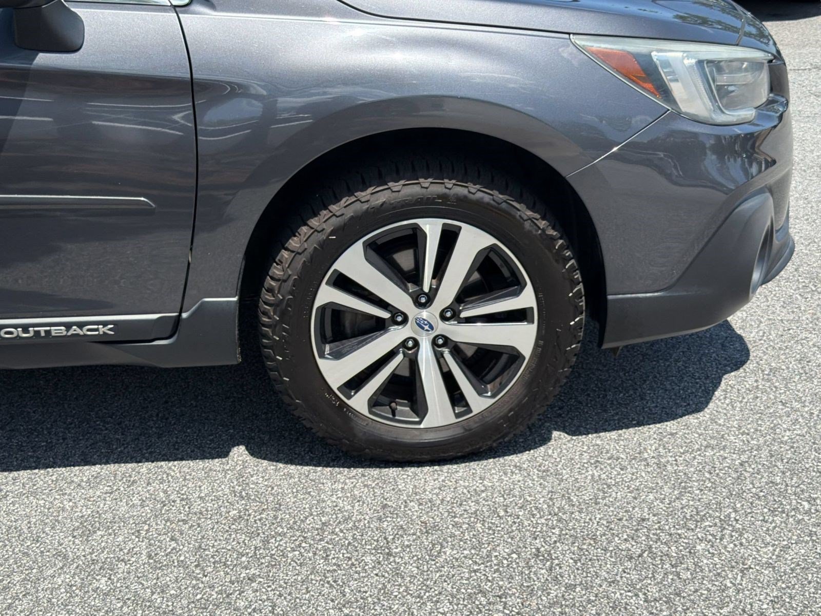Used 2019 Subaru Outback 2.5i Limited AWD/4WD image 12