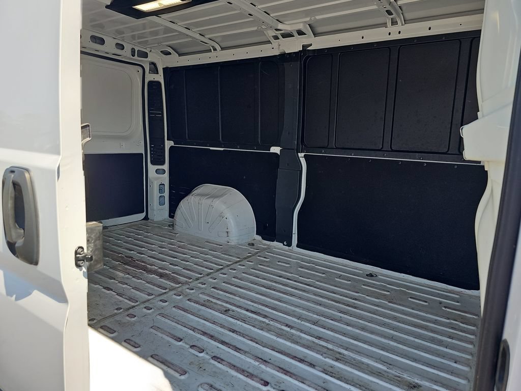 Used 2025 RAM ProMaster 2500 w/ Convenience Group FWD image 14