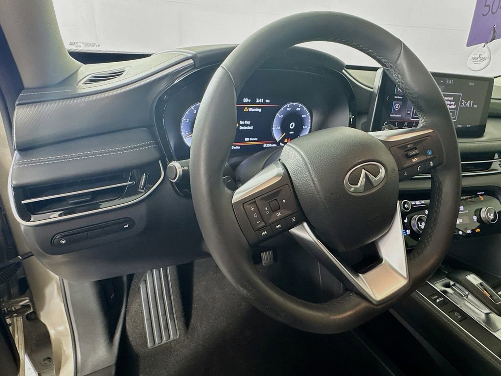 Used 2023 INFINITI QX60 Luxe w/ Cargo Package AWD/4WD image 11
