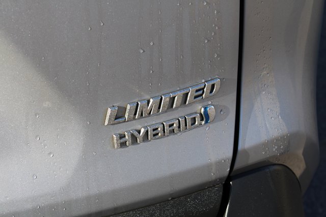 Used 2020 Toyota RAV4 Limited image 10