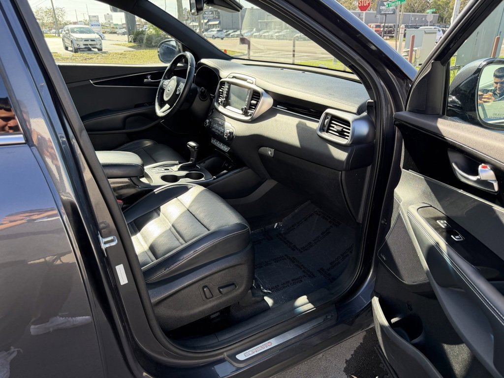 Used 2017 Kia Sorento SX image 31