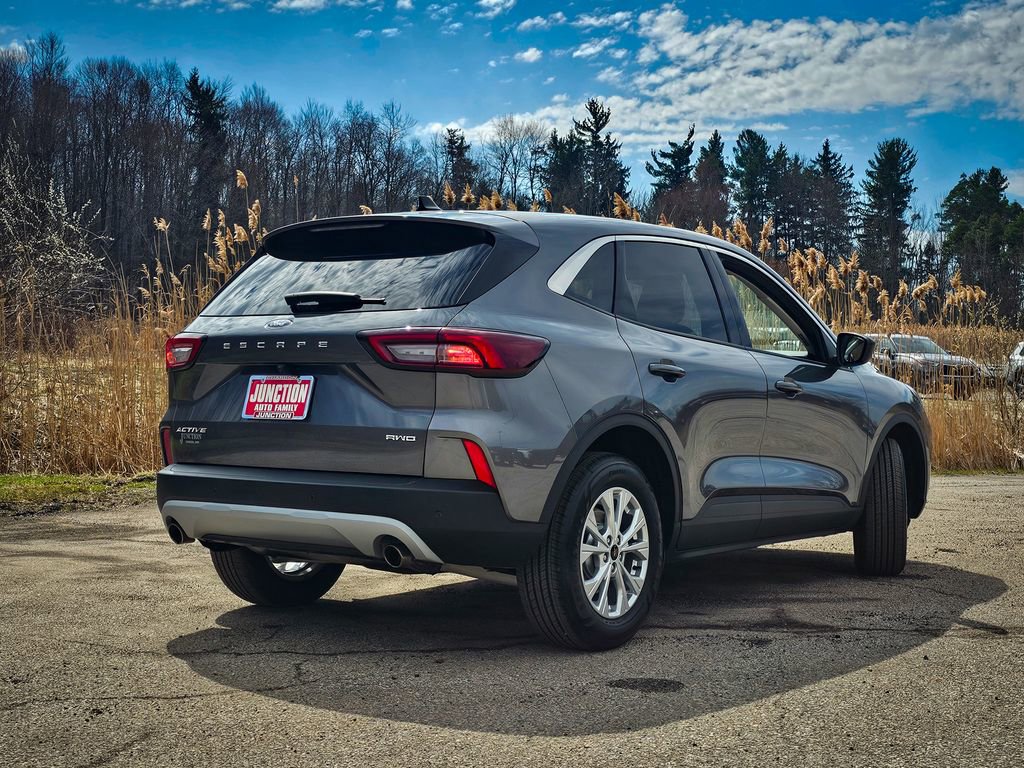 Used 2023 Ford Escape Active w/ Tech Pack #1 image 3
