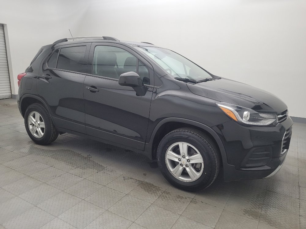 Used 2021 Chevrolet Trax LT w/ LT Convenience Package image 11
