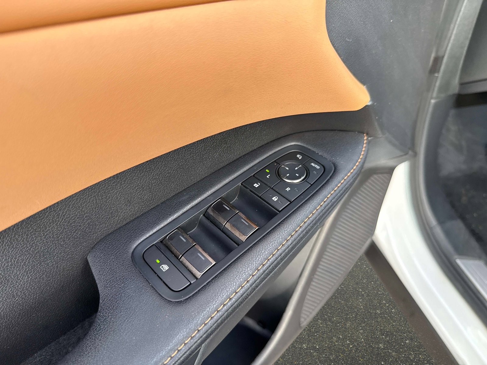 Used 2023 Lexus RX 350 Premium Plus w/ Accessory Package image 18