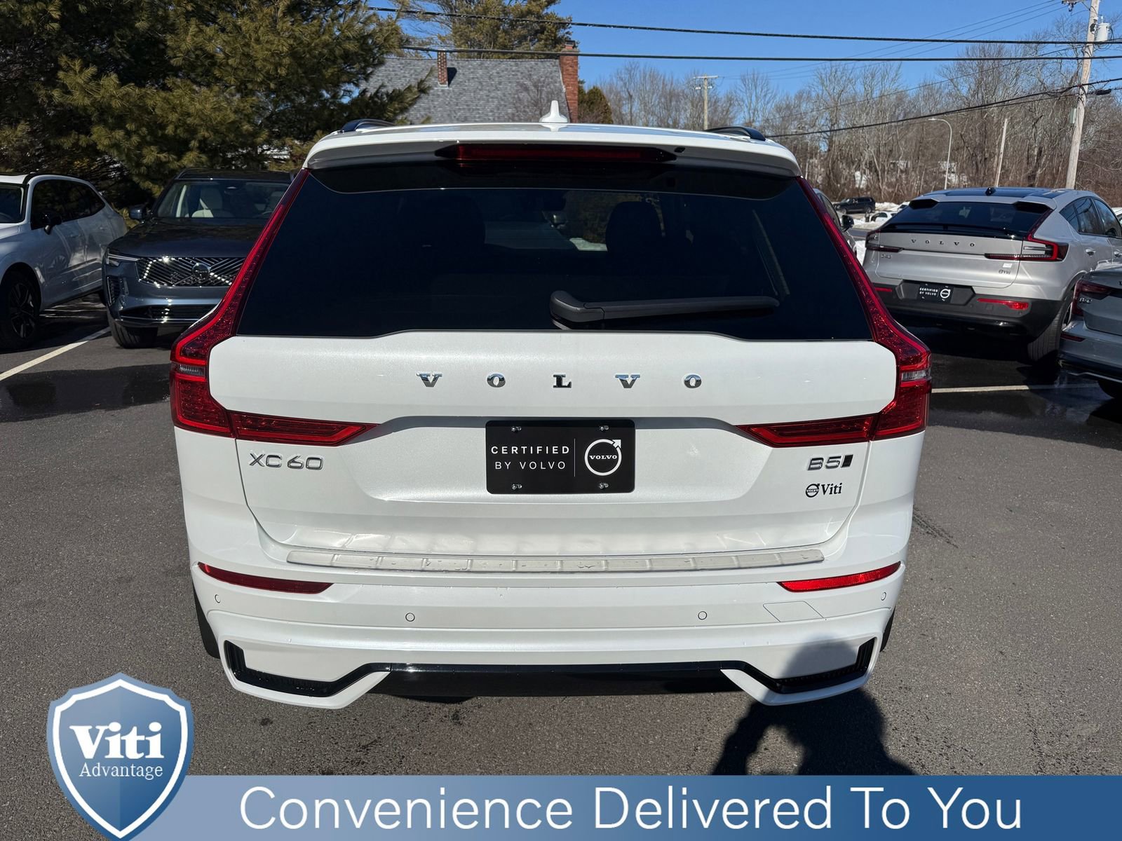 Certified 2023 Volvo XC60 B5 Ultimate w/ Climate Package image 7