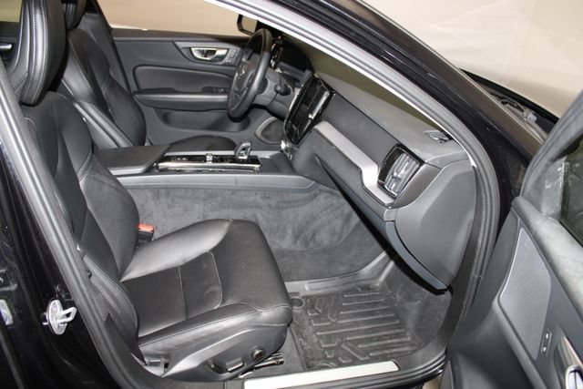 Used 2024 Volvo S60 B5 Core AWD/4WD image 14