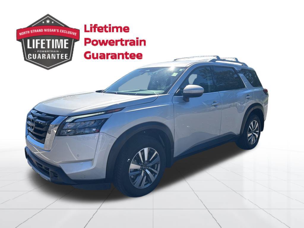 Certified 2025 Nissan Pathfinder SL AWD/4WD image 1