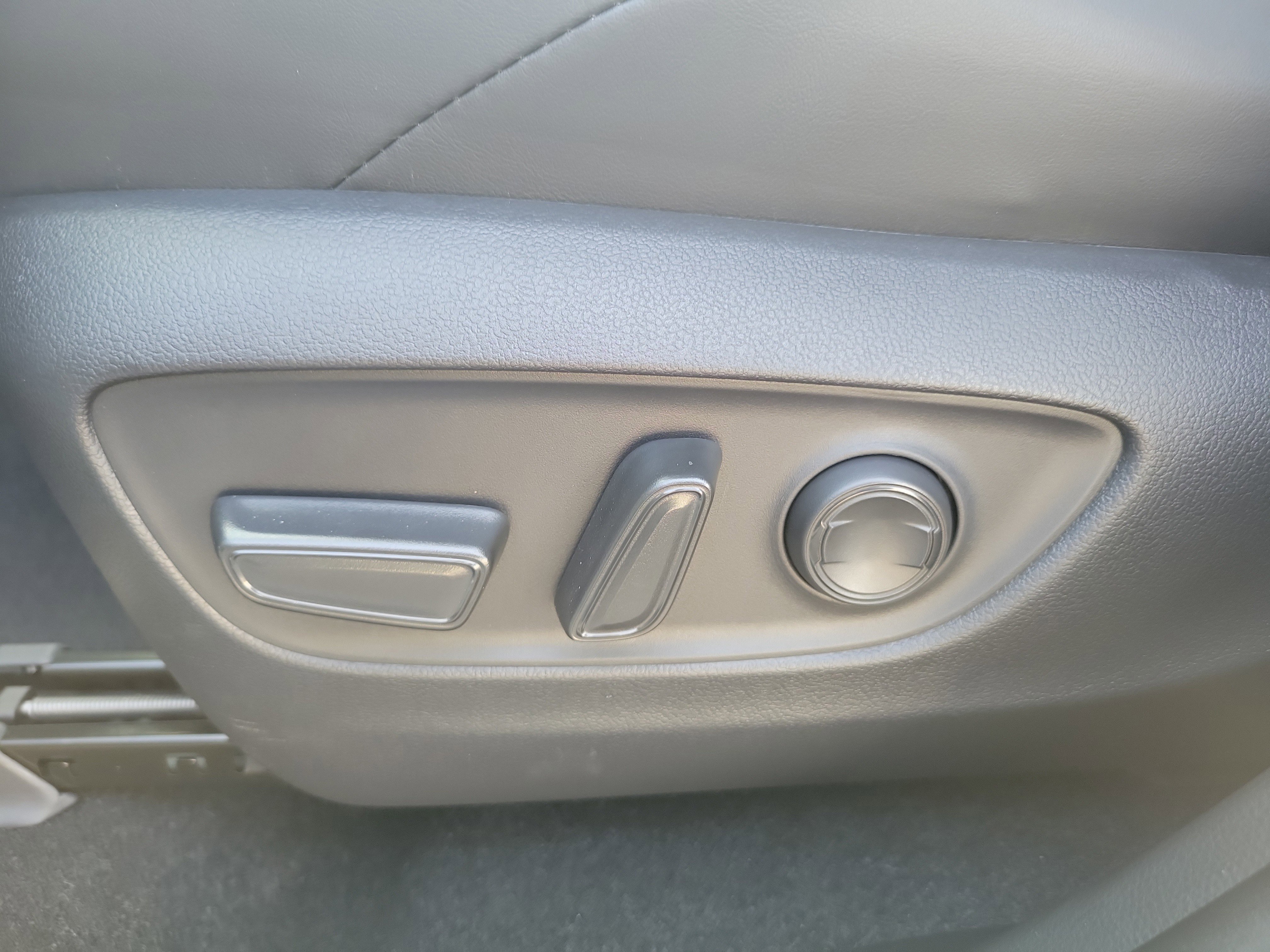 Used 2025 Toyota RAV4 XSE image 20