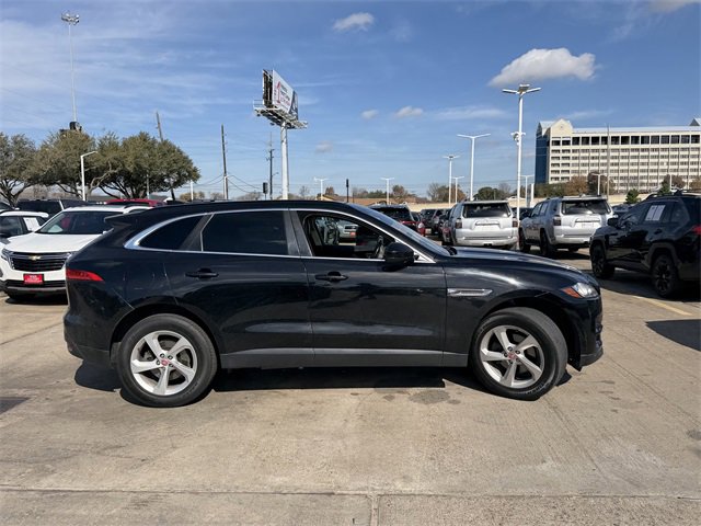 Used 2019 Jaguar F-PACE Premium image 4