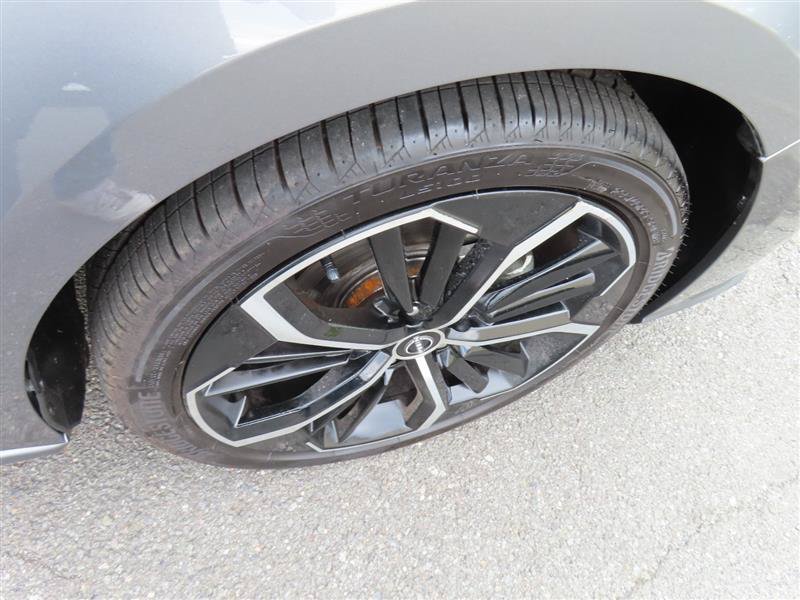 Used 2024 Nissan Altima 2.5 SR FWD image 8