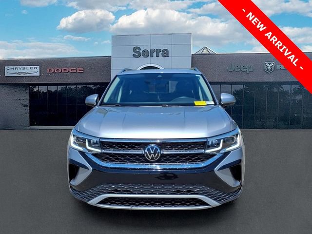 Used 2023 Volkswagen Taos SEL AWD/4WD image 2