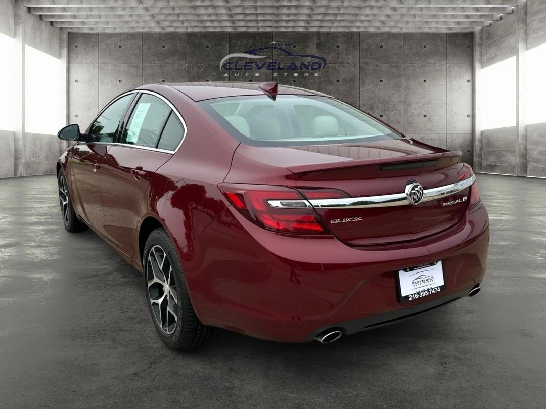 Used 2017 Buick Regal Sport Touring FWD image 5