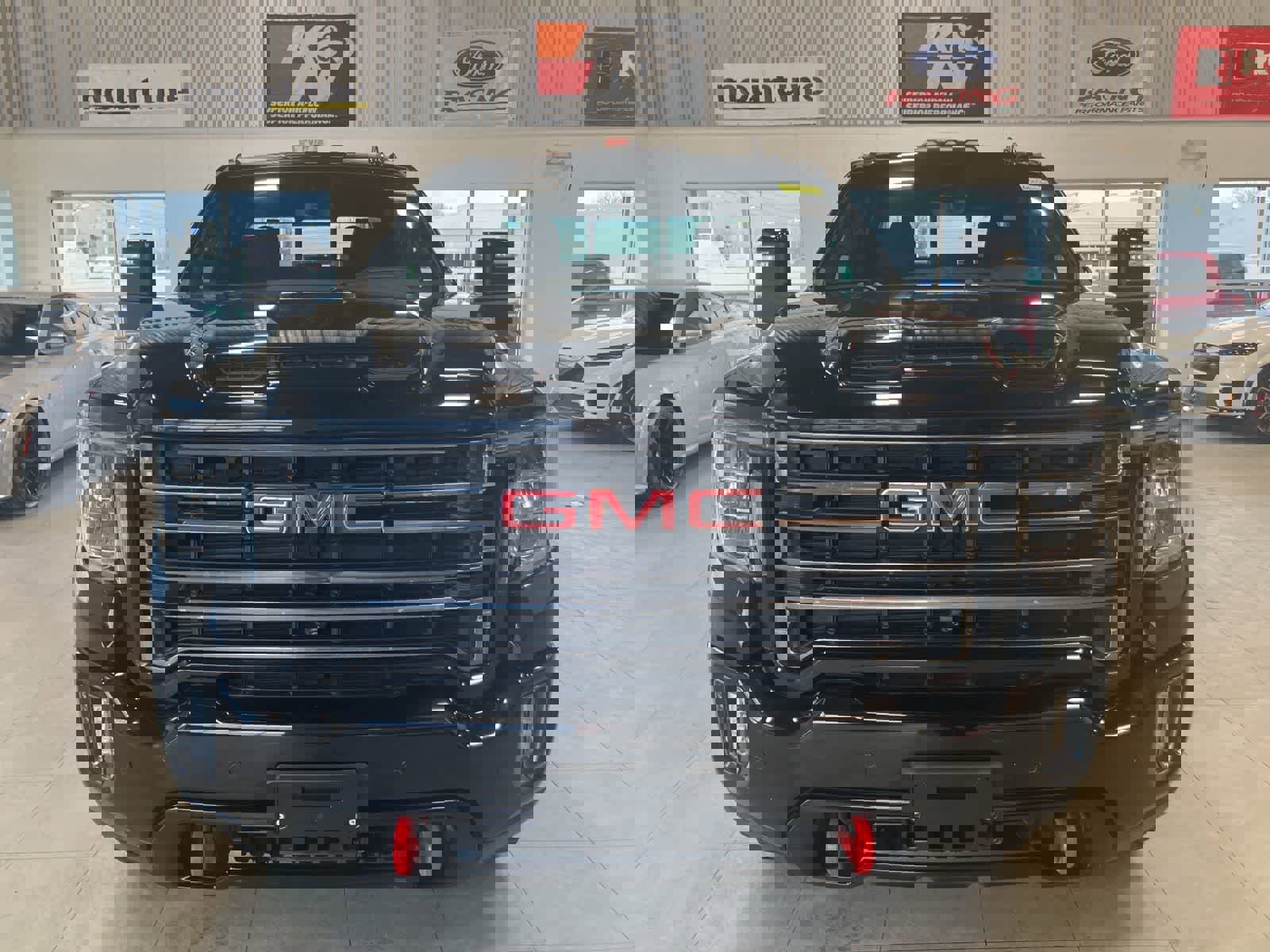 Used 2021 GMC Sierra 2500 AT4 w/ AT4 Preferred Package image 2