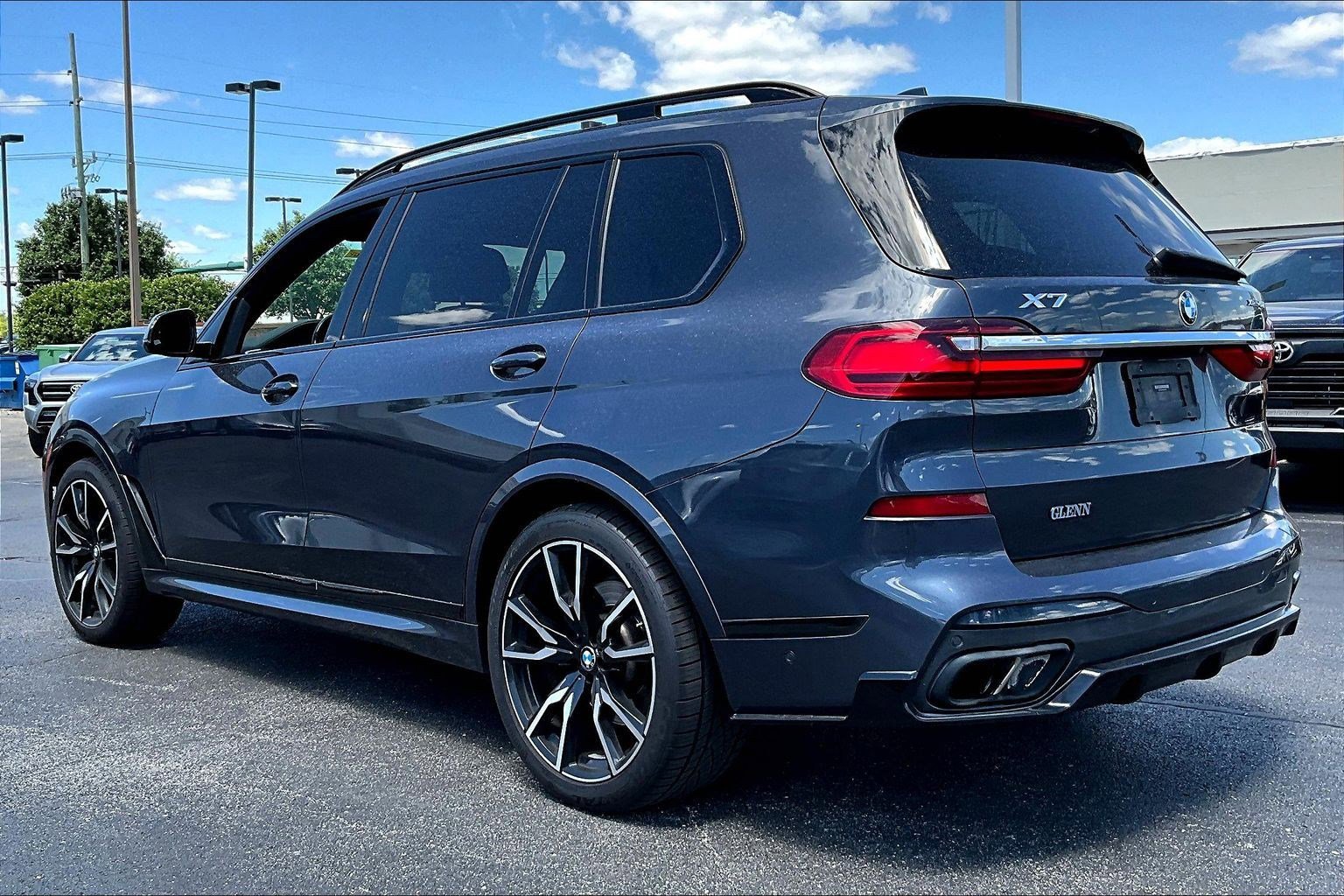 Used 2020 BMW X7 xDrive40i w/ M Sport Package AWD/4WD image 4