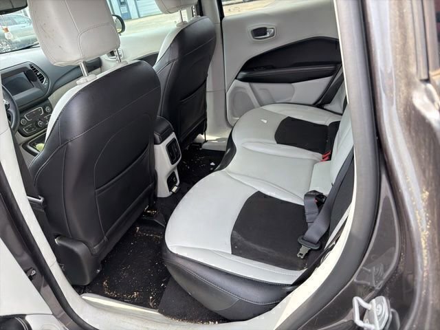 Used 2019 Jeep Compass Latitude w/ Popular Equipment Group FWD image 2